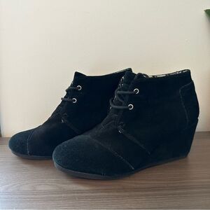 Toms black suede wedge bootie size 8